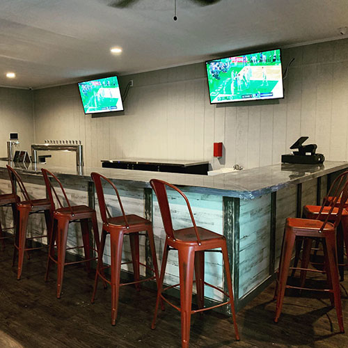 Lazy Creek Taphouse Bar